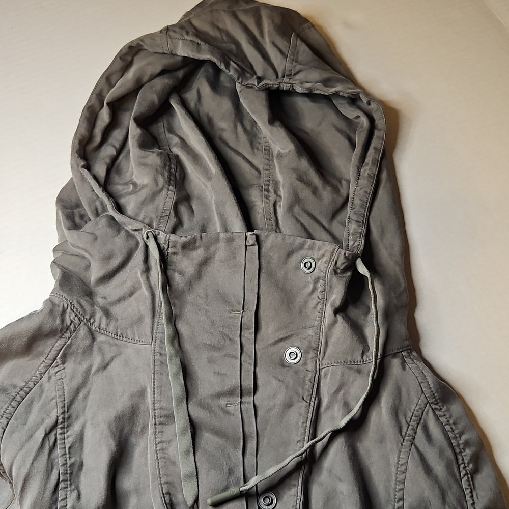 Lululemon City Stroll Jacket Lightweight Size 2 Sage Green - Picture 6 of 6